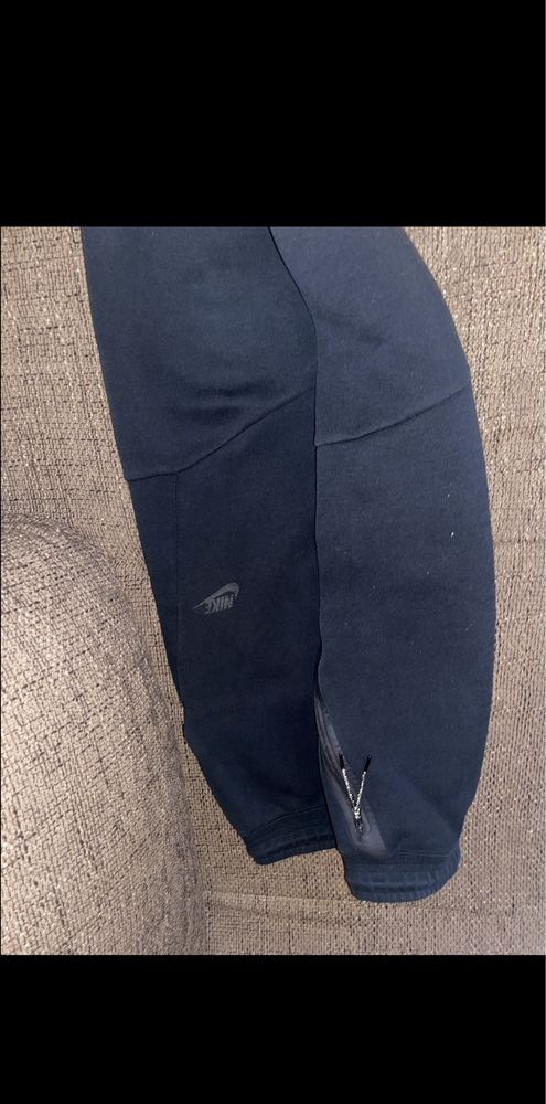 pantaloni nike tech fleece negri (nu jordan,vapormax,airforce,uptempo)