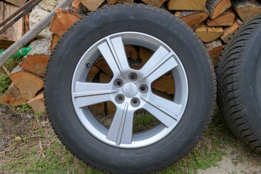 Комплект гуми с джанти 215/65R16