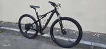 Vând bicicleta specialized epic comp al