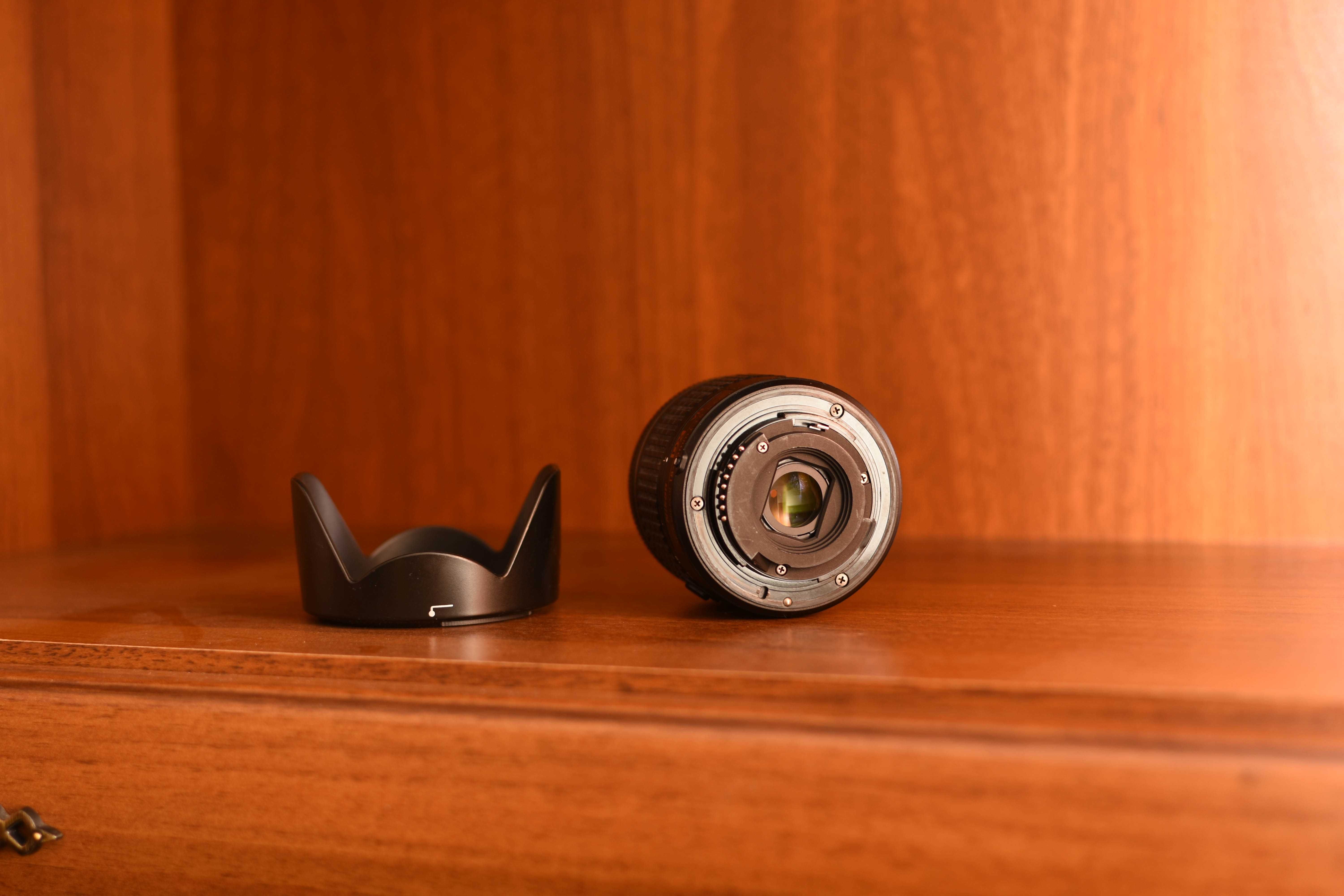 Nikon D3200 + 18-55mm VR