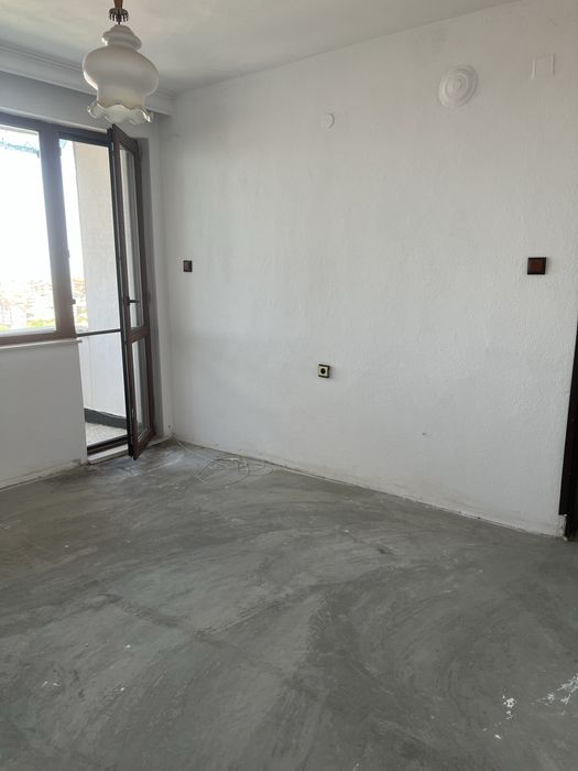 Многостаен с гараж и паркомясто