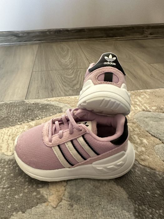 Детски обувки  - маратонки ,сандалки