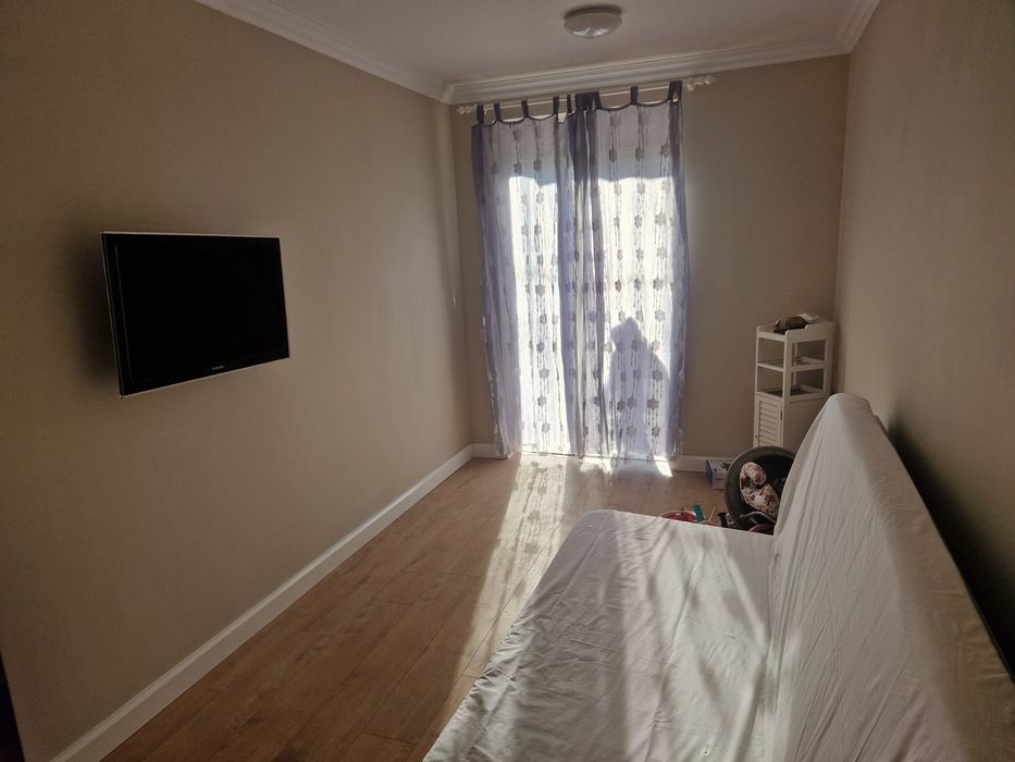 Închiriez apartament