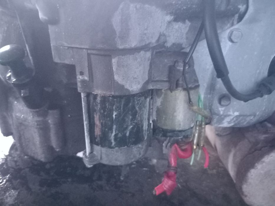 motor tractoras tuns iarba