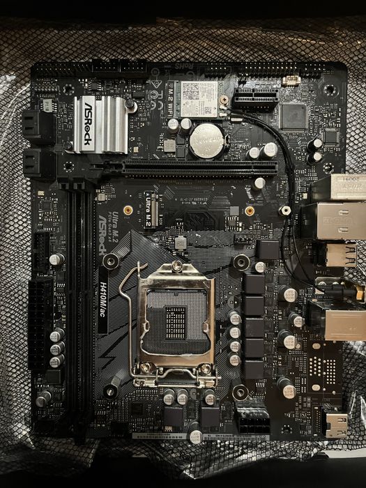 Материнская плата на сокете 1200