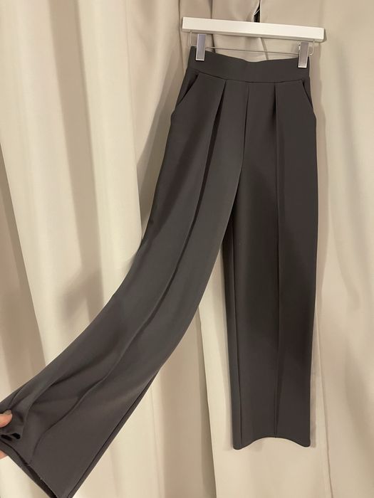 Панталони в сиво и бежаво H&M