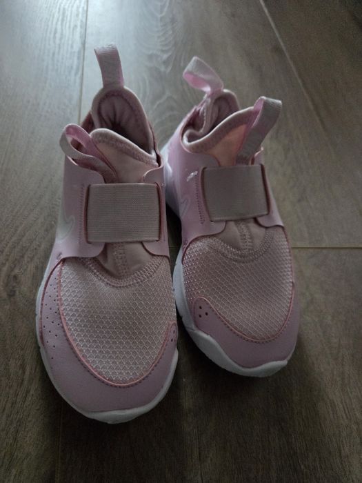 Adidasi Nike fete mărimea 27