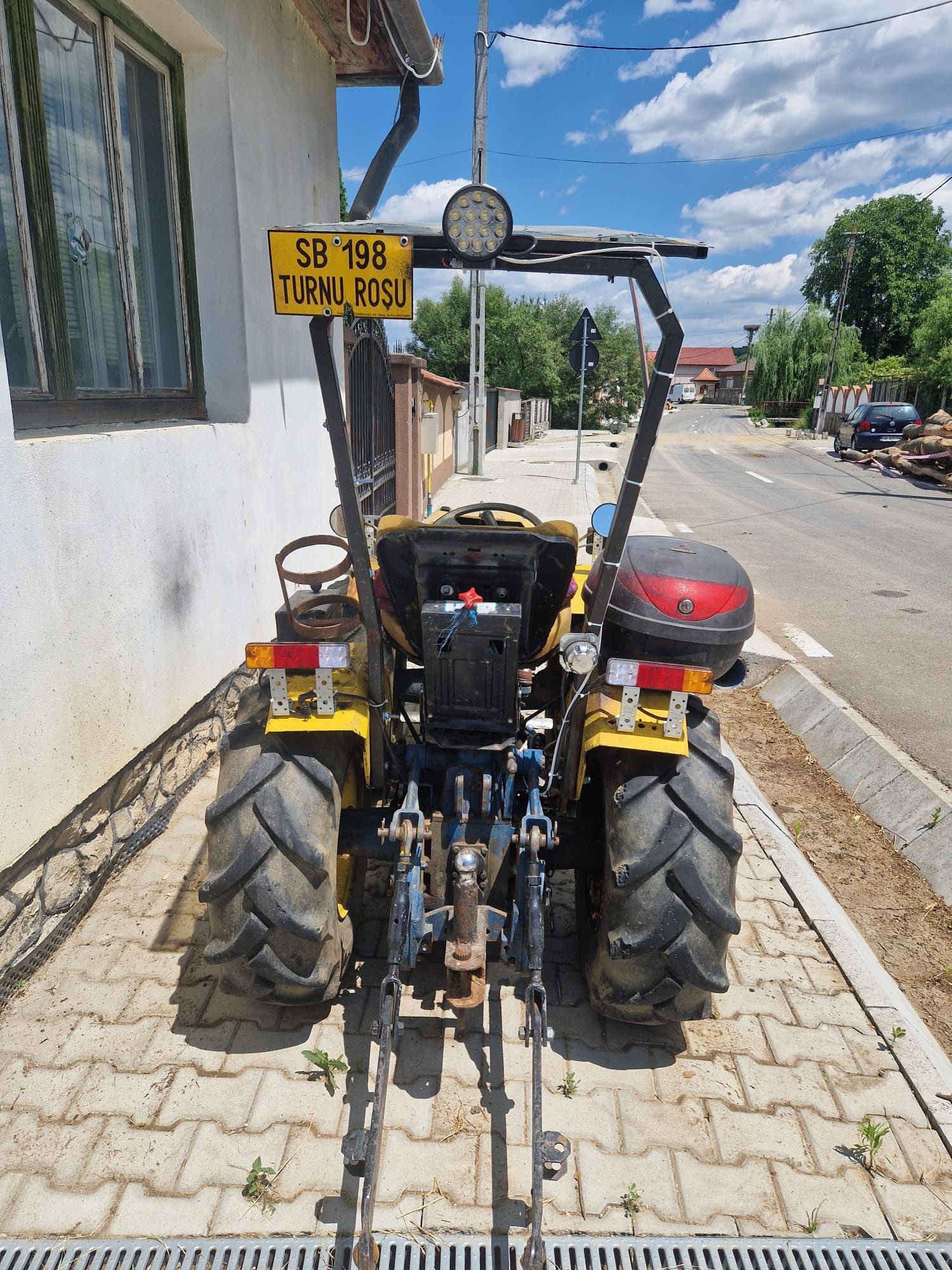 Tractor Ebro 2400 articulat 4x4