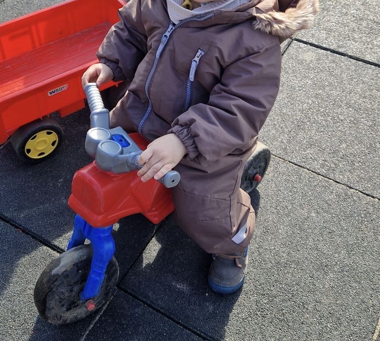 Salopeta de iarna pentru copii marimea 86 H&M