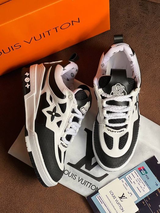 Adidași Louis Vuitton damă