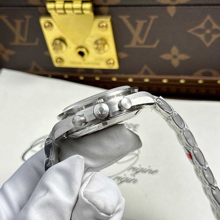 omega speedmaster сребристо/черно