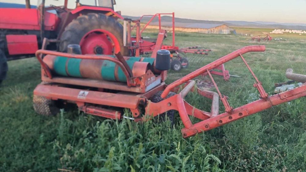 Vând înfoliator baloți cu auto încărcare