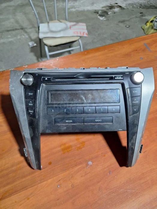 Продам штатную автомашнитолу КАМРИ -50