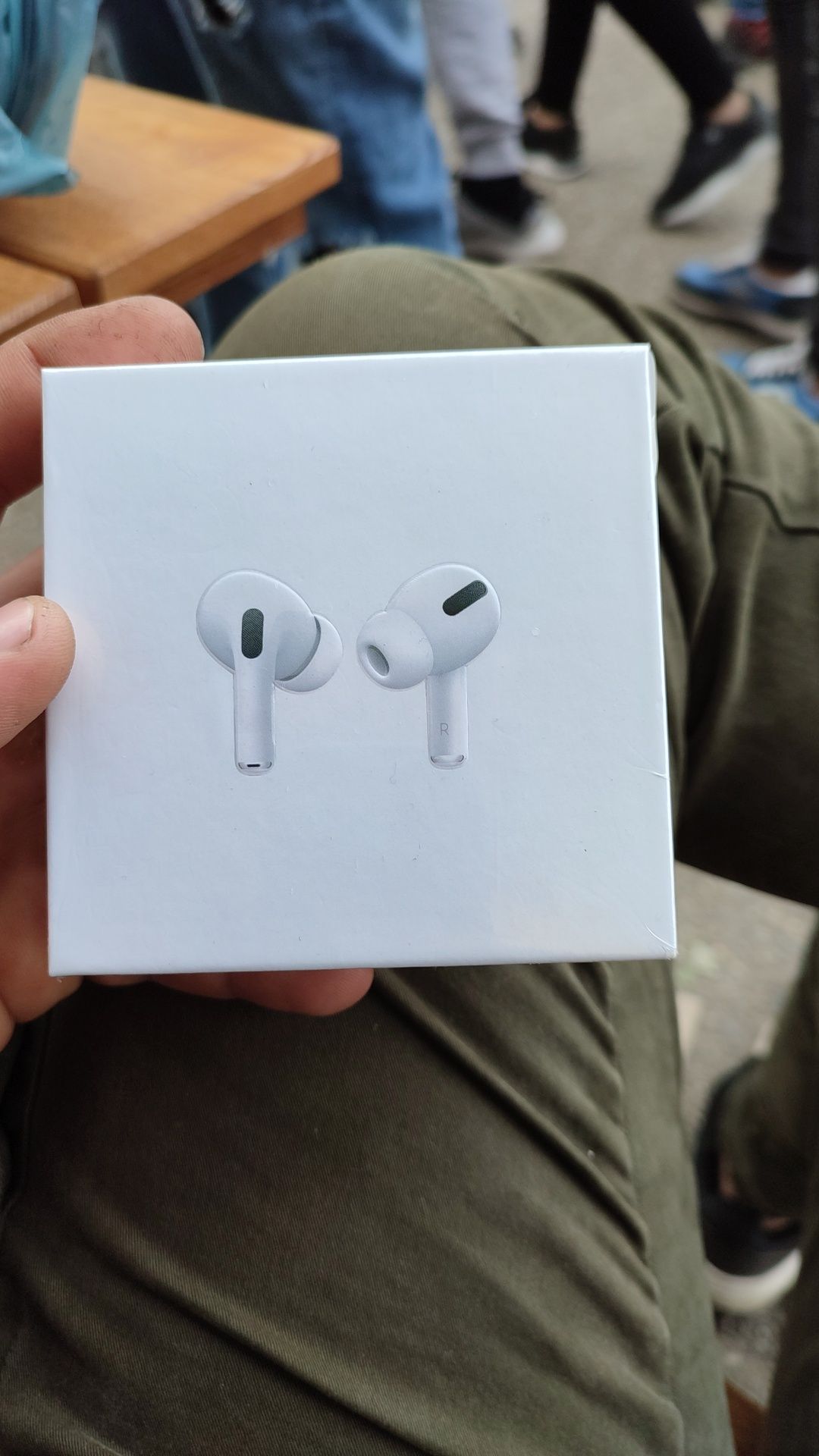 Vand sau schimb Air Pods Pro.