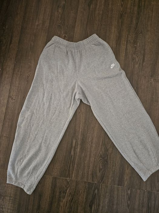 Doua Perechi de Pantaloni Nike