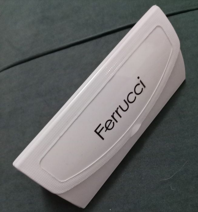 Футляр для очков от бренда Ferrucci за 2400