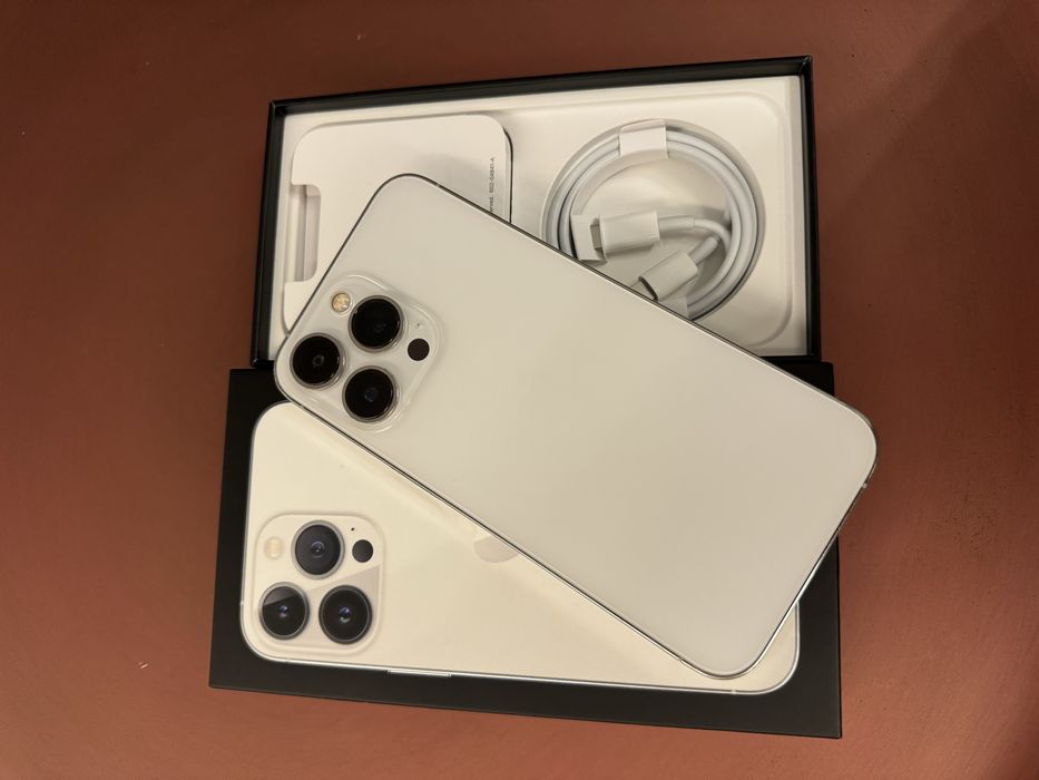 Vand iPhone 13 Pro alb