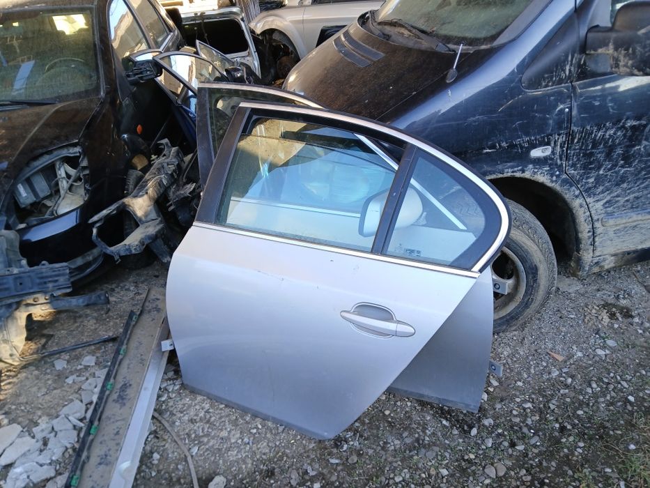 Vând portiere bmw E60