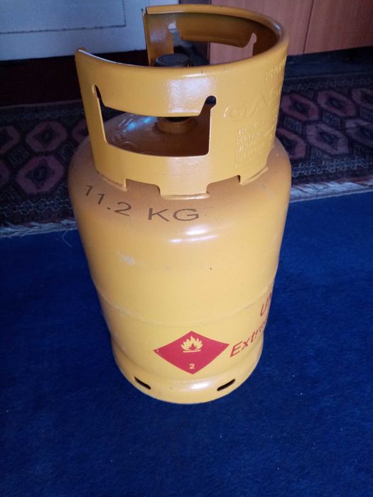 Butelie galbena cu guler