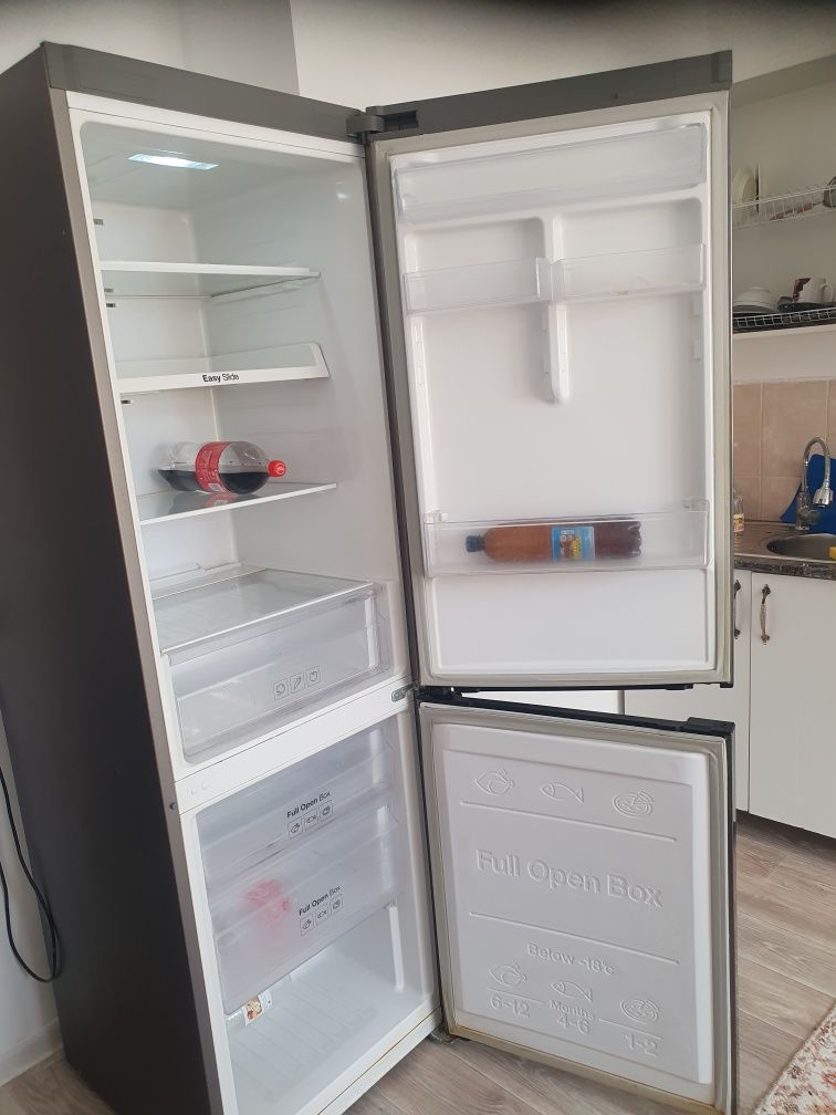 Продам холодильник,  новый , пару лет всего,  в отличном состоянии