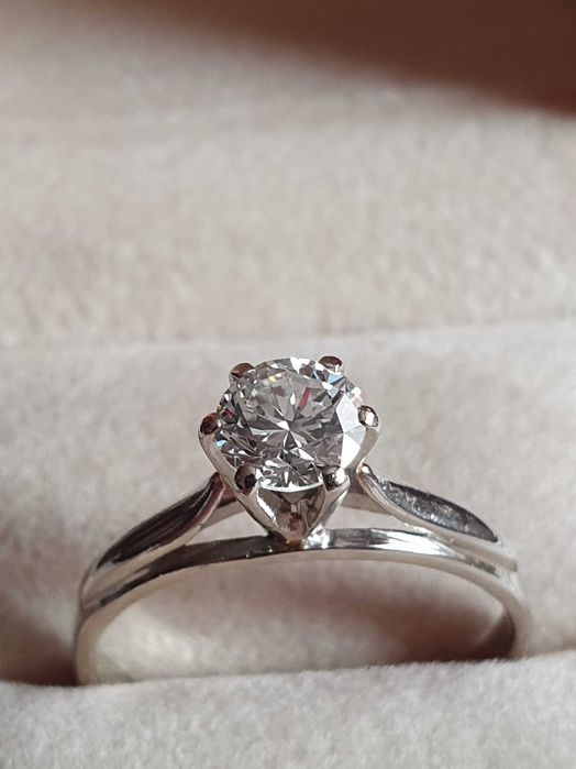 Solitair logodna 18k diamant natural urias 0,74ct VS