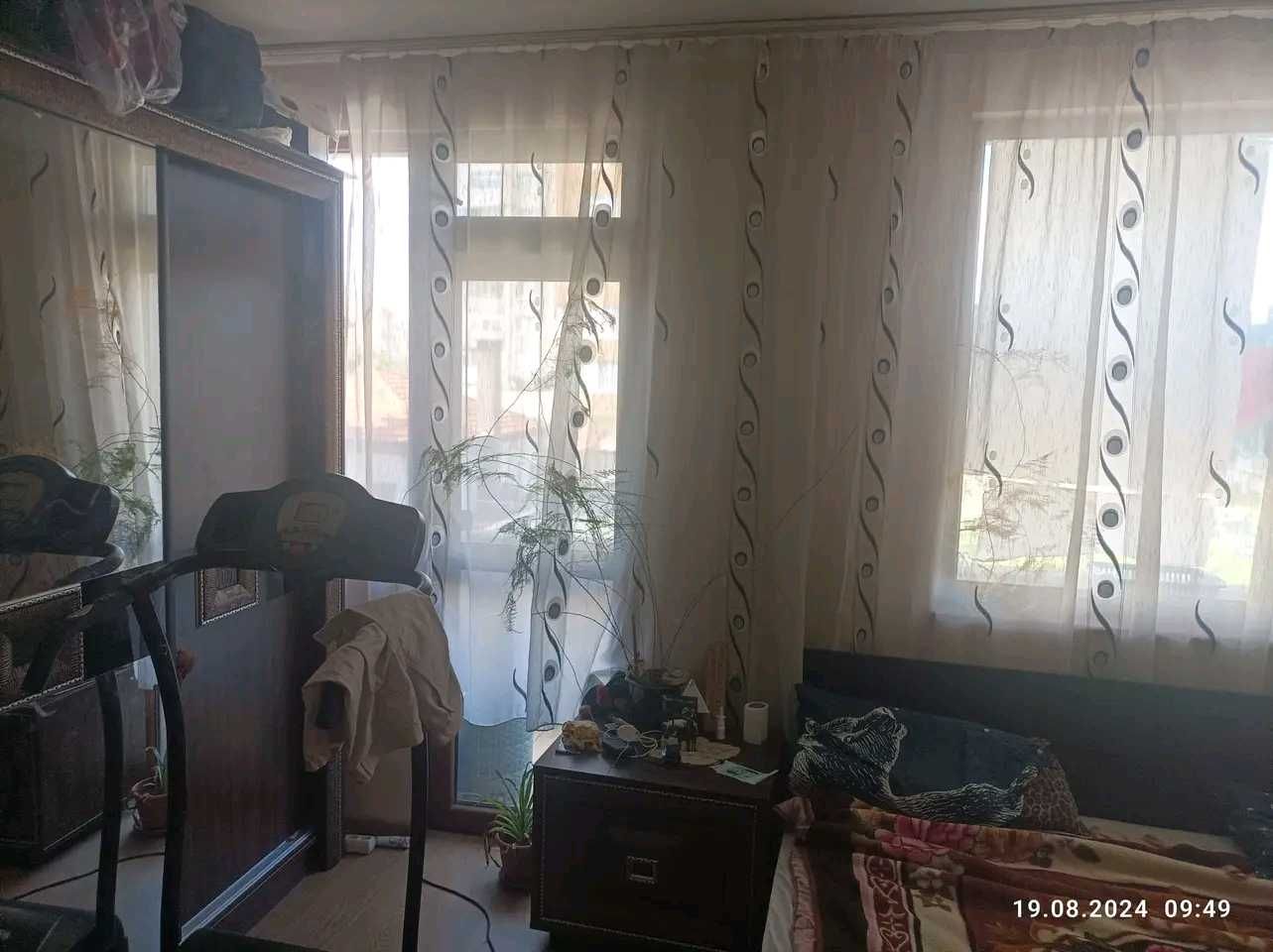 Продаваме етаж от къща близо до центъра