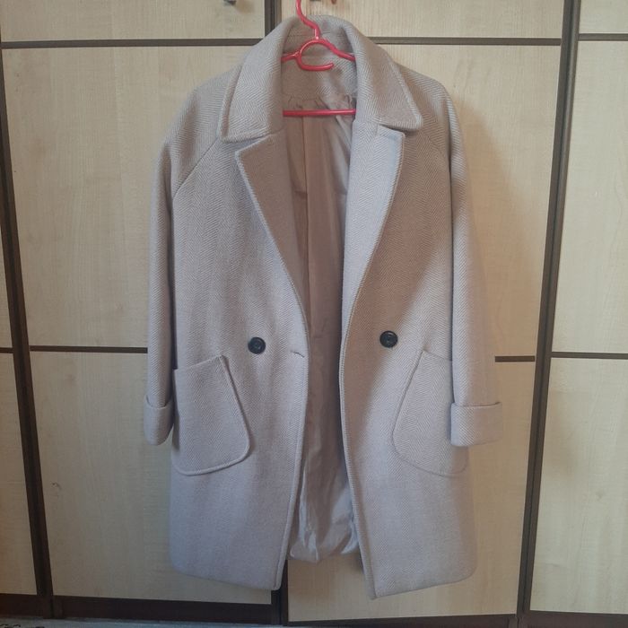 Продам пальто осень весна