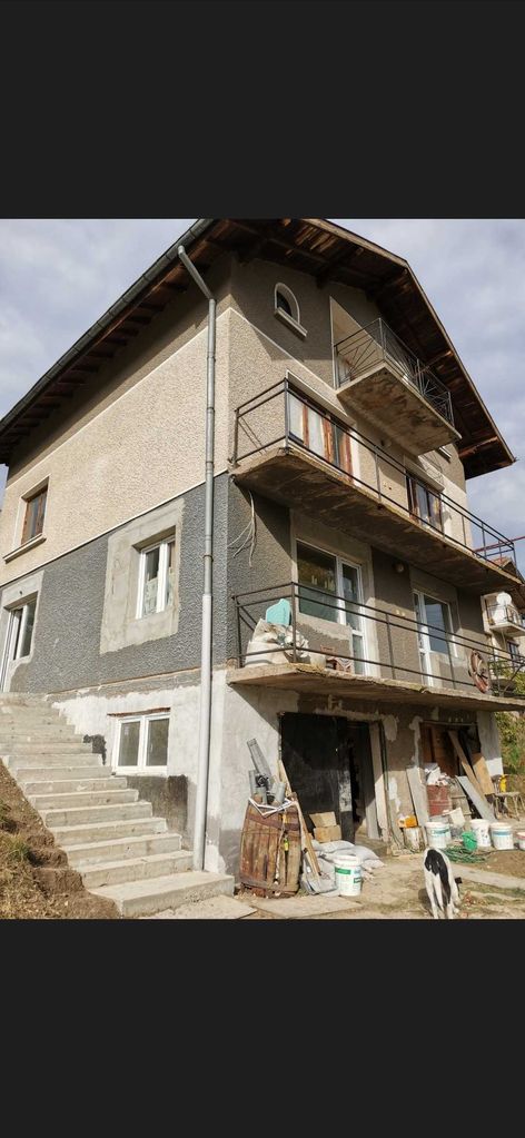 Продава се Къща в Перник, Център - 240 кв.м за 309 €/кв.м - Снимка #1