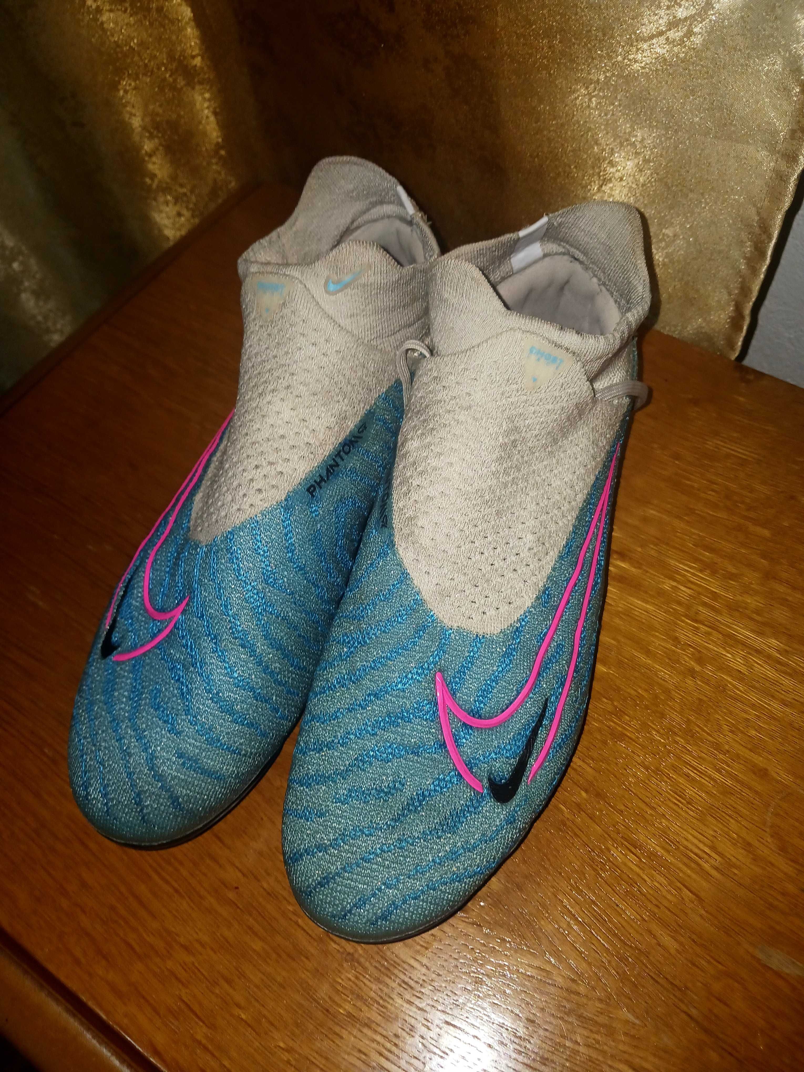 ghete fotbal nike phantom gx