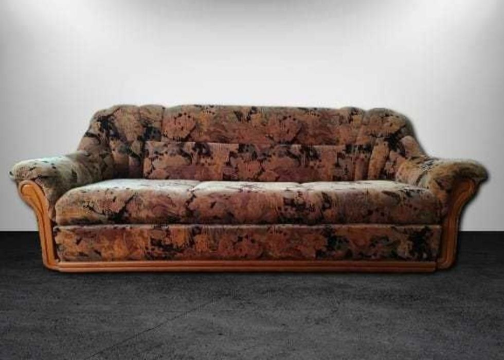 Canapea de 3 locuri + canapea de 2 locuri si un fotoliu  
Doar canapea