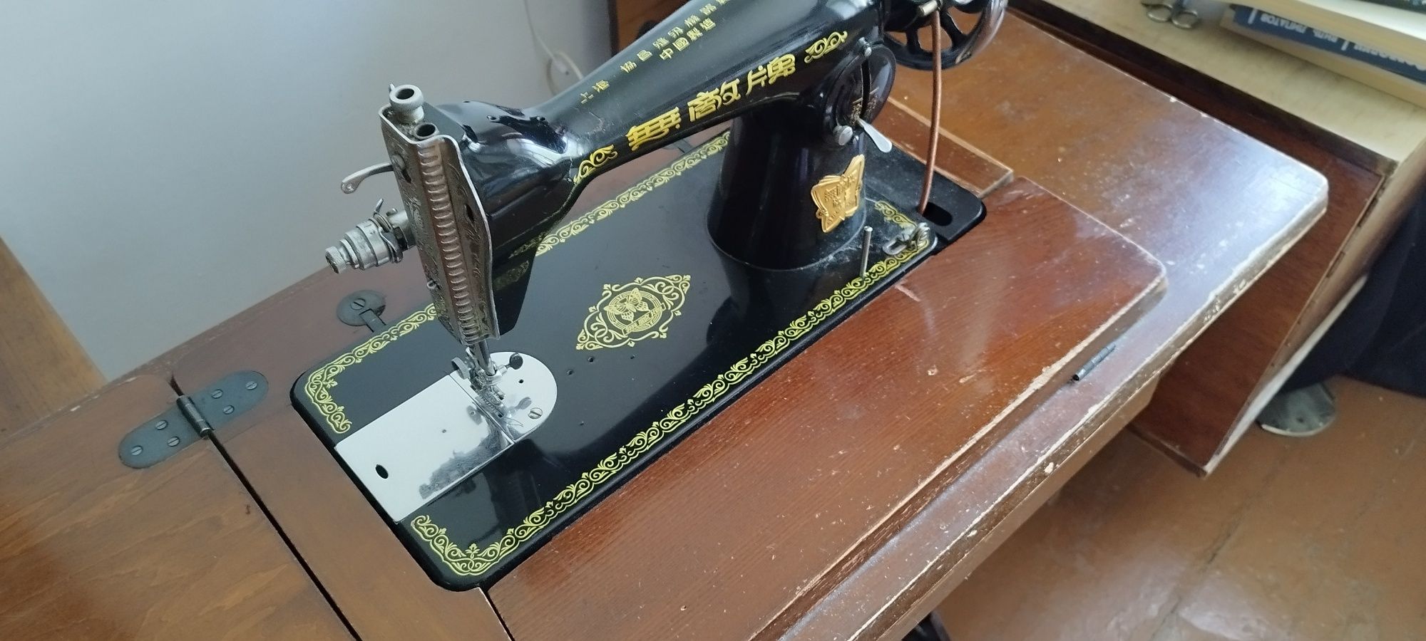 Швейная машинка ножной привод