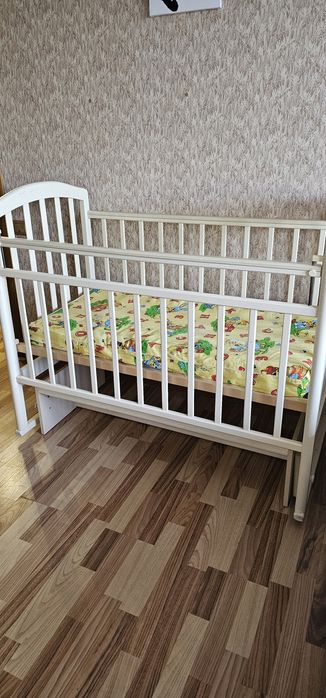 Детская кровать с матрасом