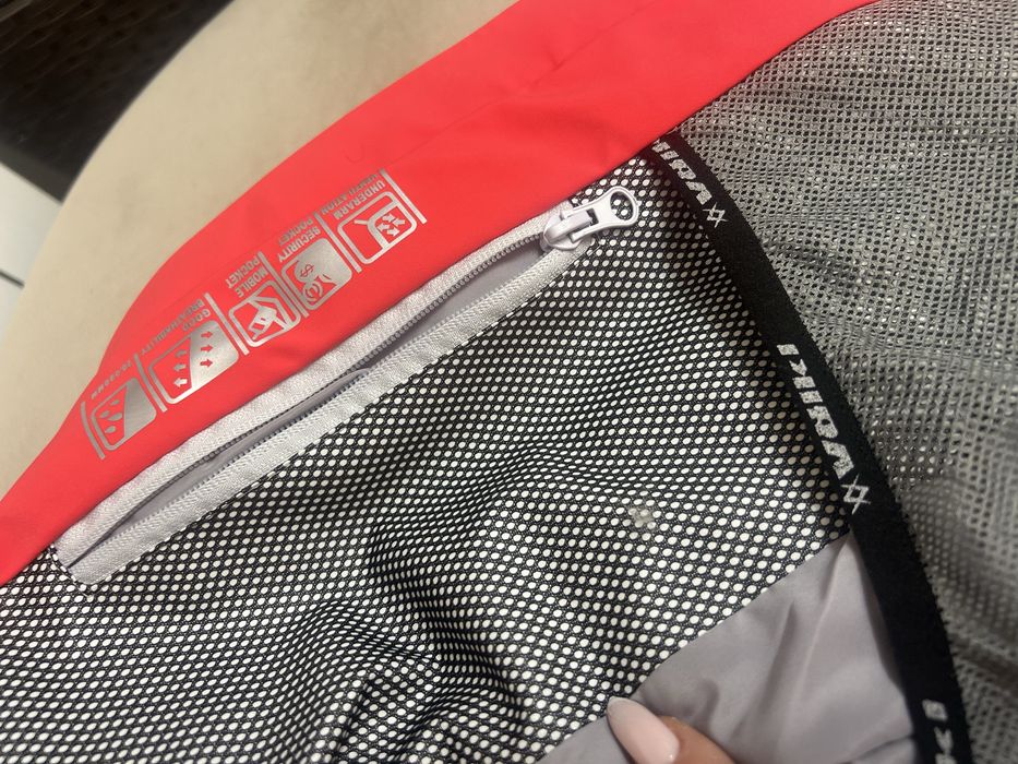 Дамско ски яке цвят корал чисто ново