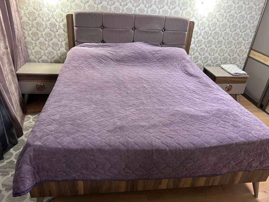 Продам кровать с матрасом 35000