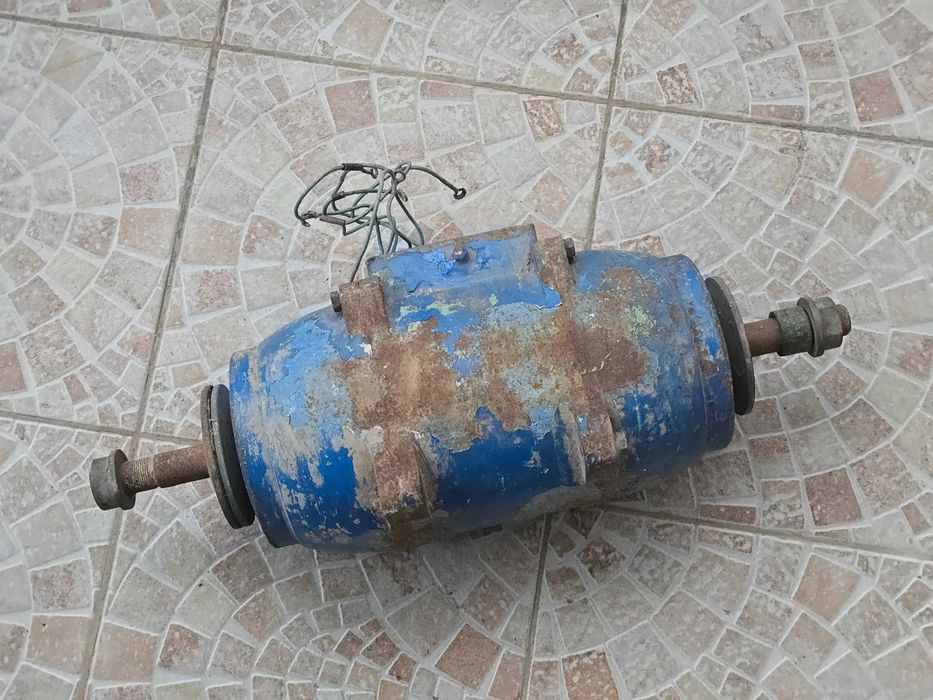 Motor electric trifazic biaxial, 1,7 kW, 1440rpm, 29 kg, cu fulie