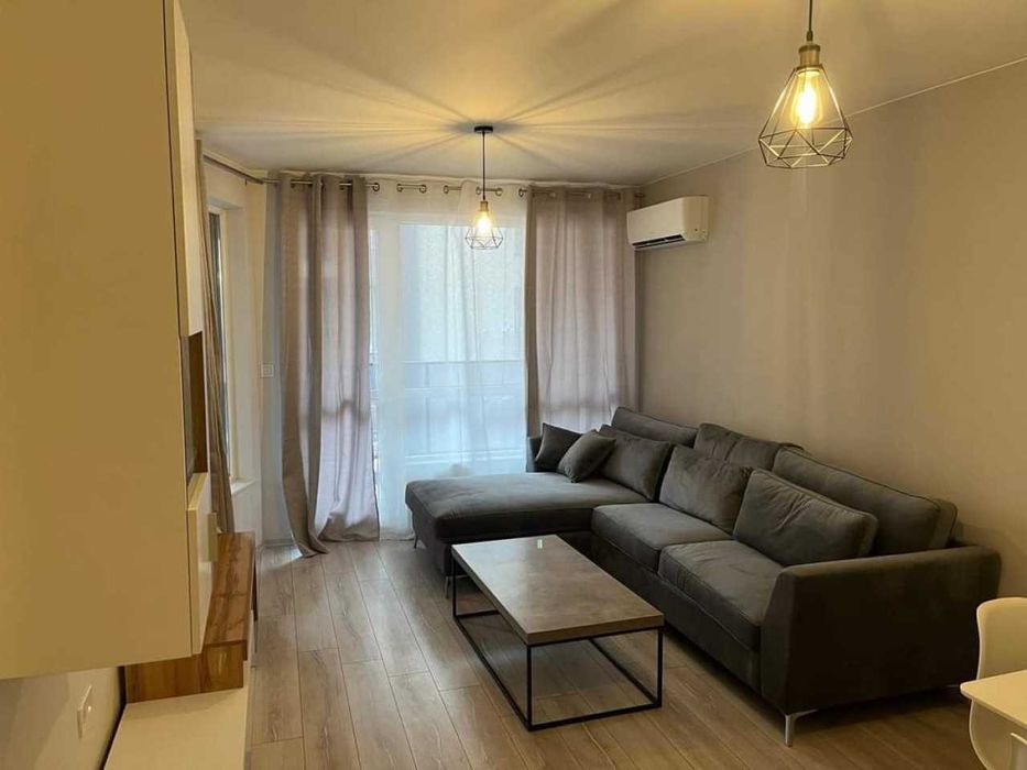 Дава се под наем Двустаен апартамент в Пловдив, Въстанически - 68 кв.м за 400 € - Снимка #1