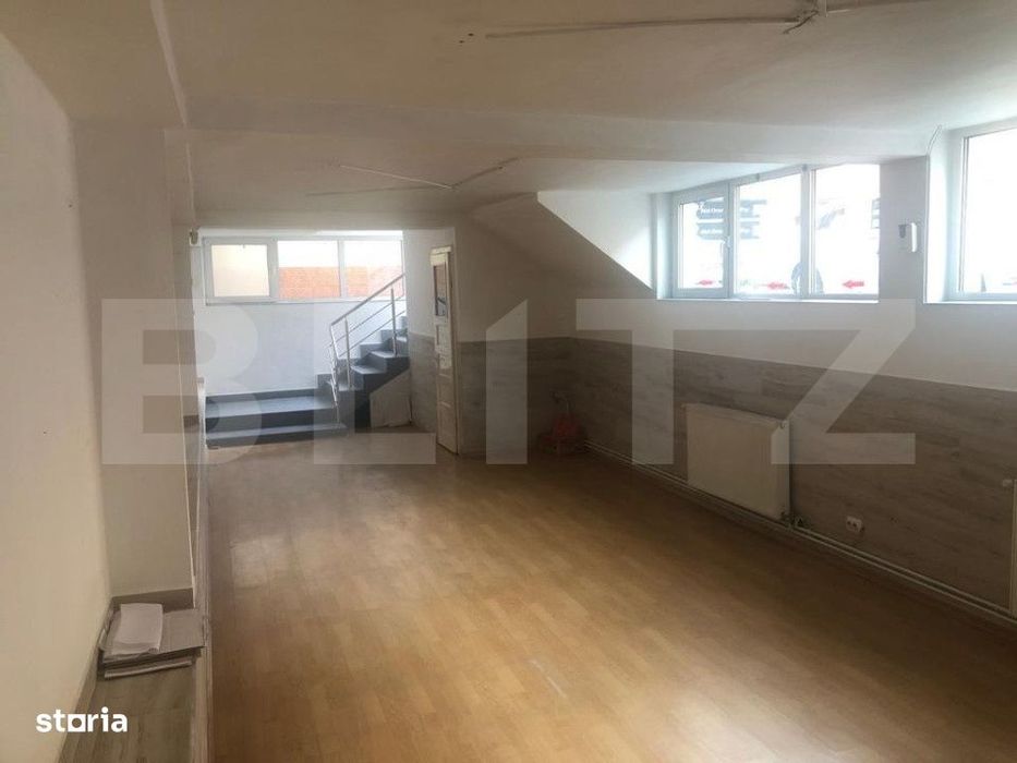 Spatiu comercial 44mp la demisol pe Bulevardul Revolutiei