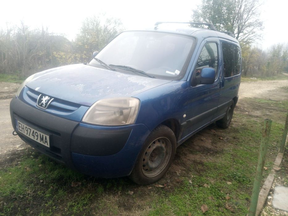 Продавам Пежо Партнер