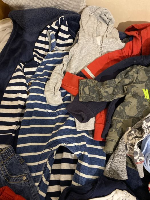 Lot hainute baietel 12-18 luni