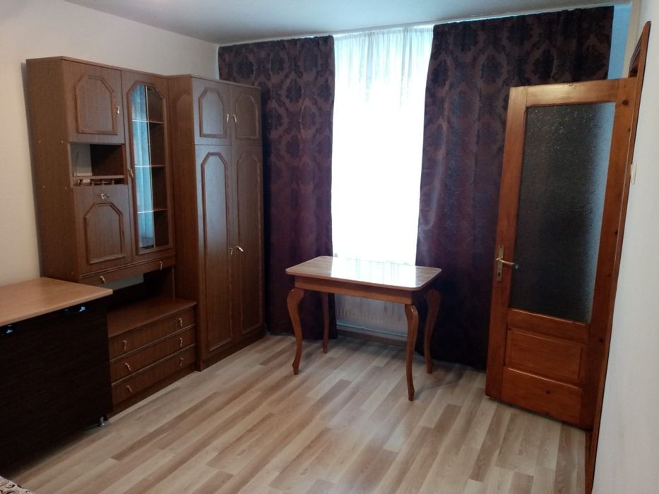 Închiriez garsonieră