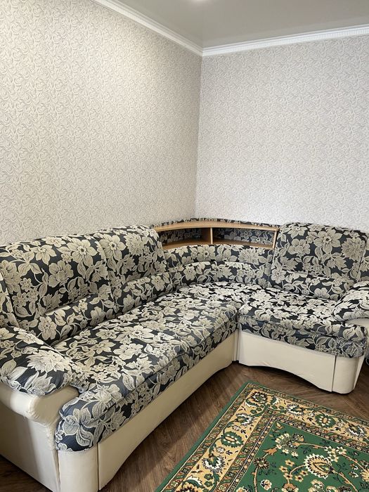 Продам диван раздвижной и кресло