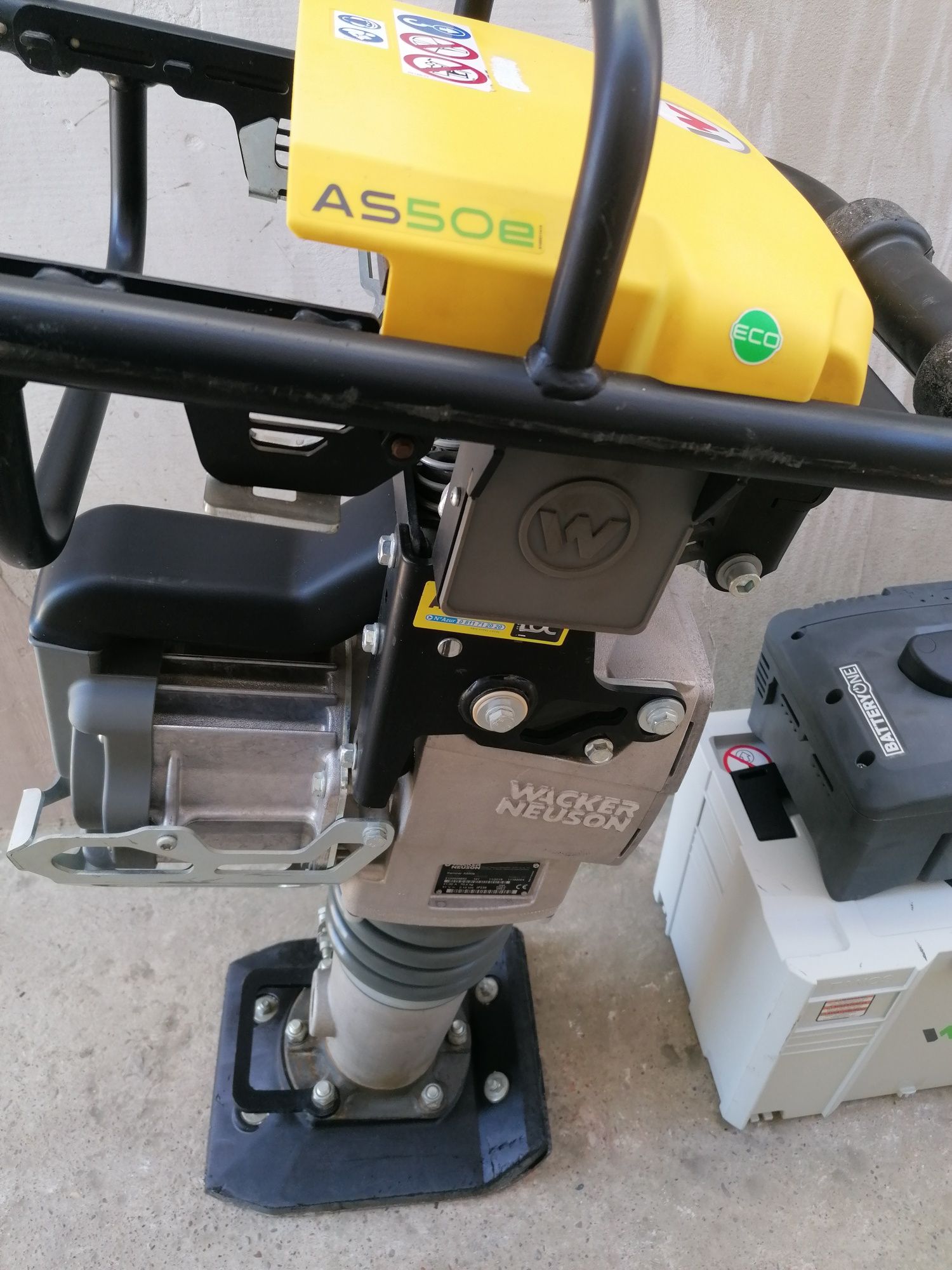 Wacker neuson as50e mai compactor bateria din 2023 hilti