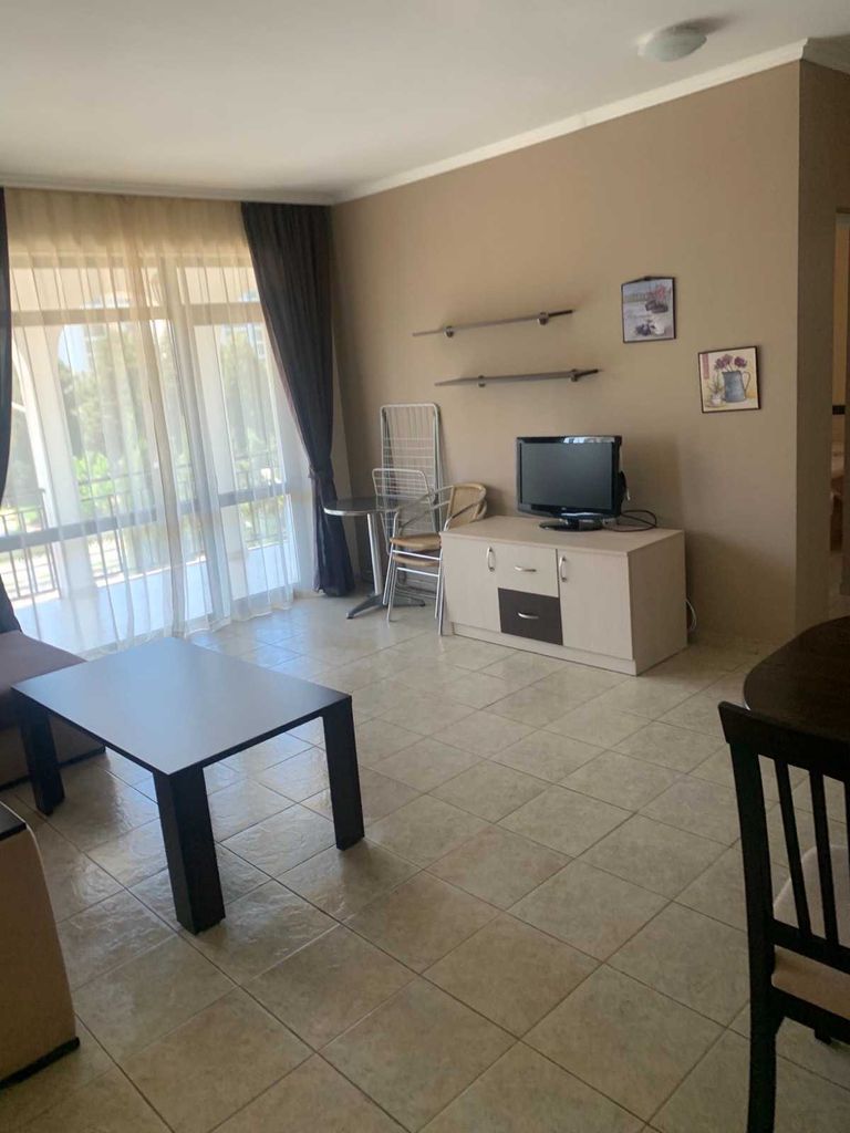 Дава се под наем Двустаен апартамент в Свети Влас - 70 кв.м за 255 € - Снимка #2