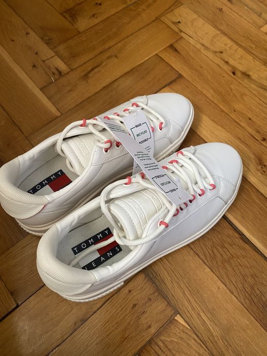 Дамски сникърси/обувки бяли Tommy Hilfiger