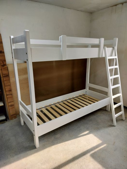 Кровать новая двухъярусная деревянная. Сосна.  2м/80 см. Цвет белый