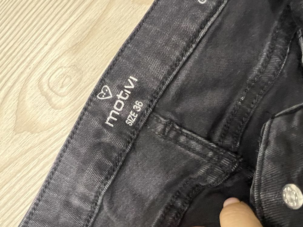 Blugi jeans pantaloni motivi / zara mango hm