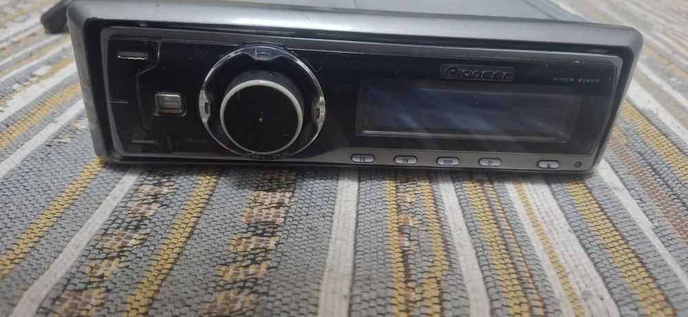 Продам магнитолу