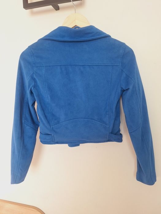 Късо дамско яке Bershka XS