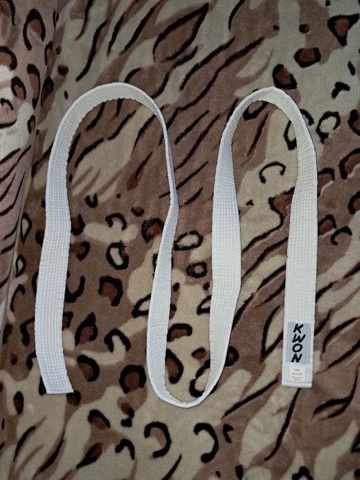 Kimono NOU de firmă KWON,calitativ,impecabil/6-7 ani