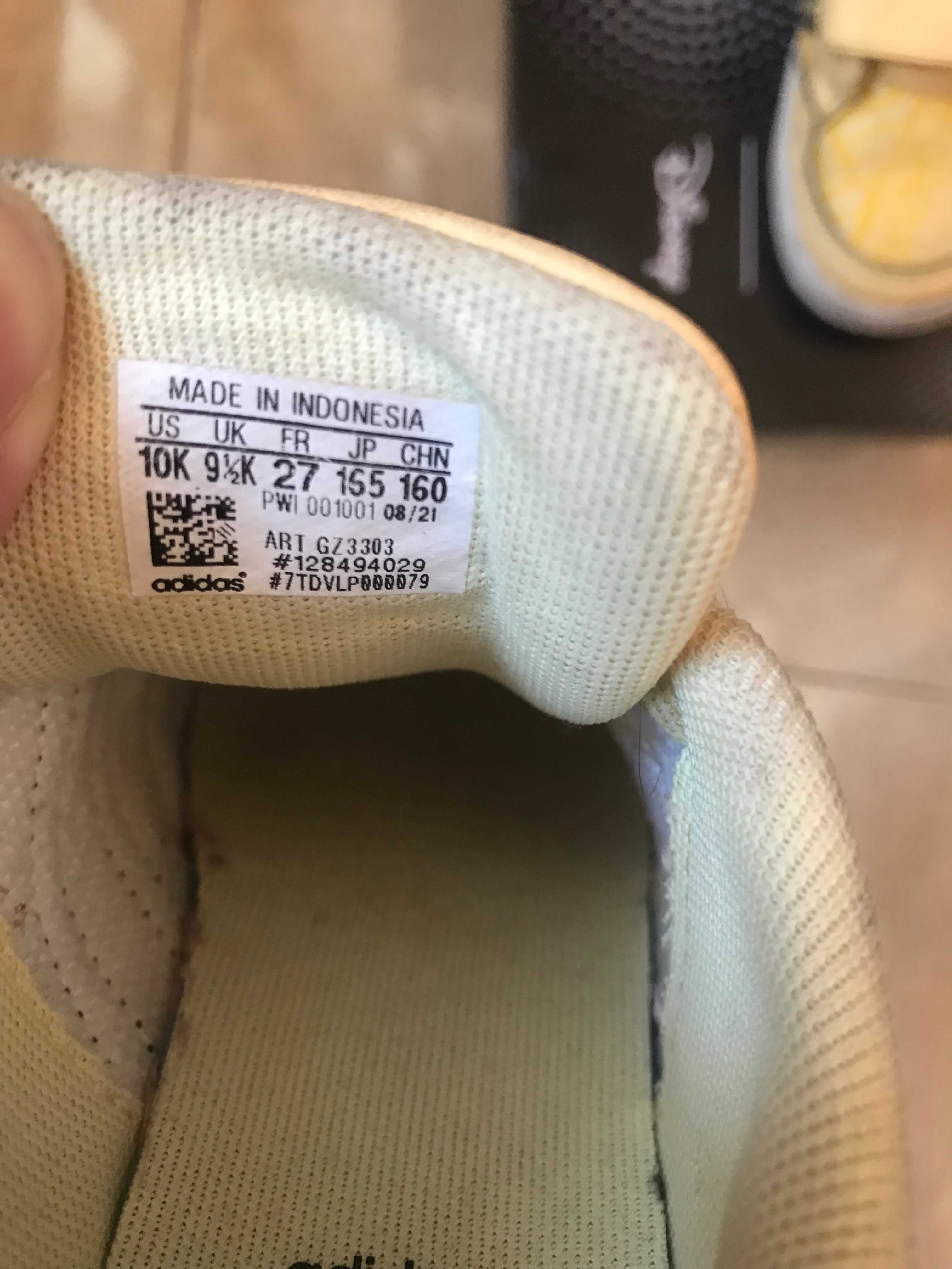 Детски Adidas Маратонки Lion King, размер EUR 27, стелка 17, 2см.